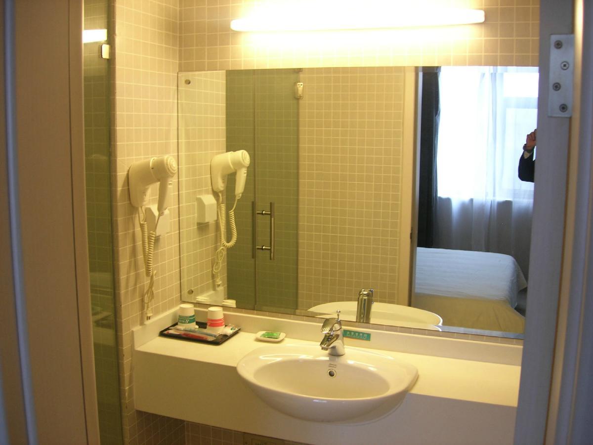 Jinjiang East Lianshi Road 3*